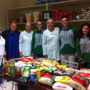 Arrecadação de alimentos que foram doados para Fundação Hospitalar de Rio Negrinho.